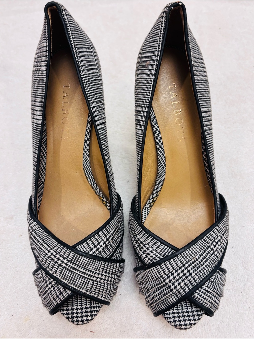 Almost Brand New Stylish Heels Talbots - size 6.5M - heel 3 3/4 inches - Box 21
